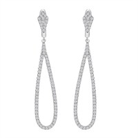 1.30 ct Round Cut Diamond Chandelier Earrings in 14 karat White Gold 1.30 ct Round Cut Diamond Chandelier Earrings in 14 karat White Gold