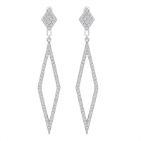 1.30 ct Round Cut Diamond Chandelier Earrings in 14 kt White Gold 1.30 ct Round Cut Diamond Chandelier Earrings in 14 kt White Gold