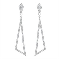 1.25 ct Round Cut Diamond Chandelier Earrings in 14 kt White Gold 1.25 ct Round Cut Diamond Chandelier Earrings in 14 kt White Gold