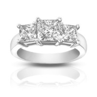 1.95 ct Ladies Three Stone Princess Cut Diamond Engagement Ring 1.95 ct Ladies Three Stone Princess Cut Diamond Engagement Ring