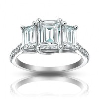 2.10 ct Ladies Emerald Cut Diamond Engagement Ring 2.10 ct Ladies Emerald Cut Diamond Engagement Ring